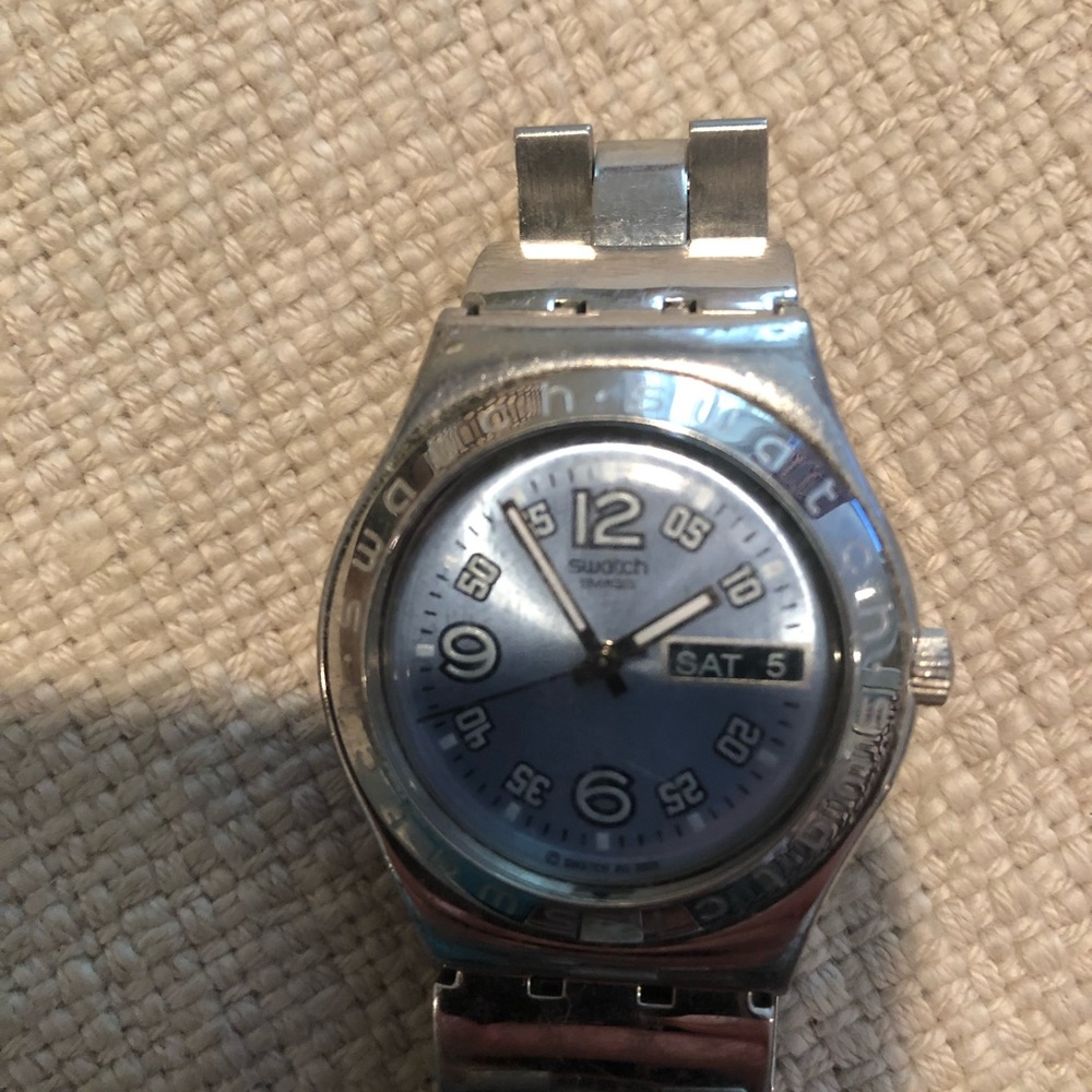 Swatch - Picture 3 of 3